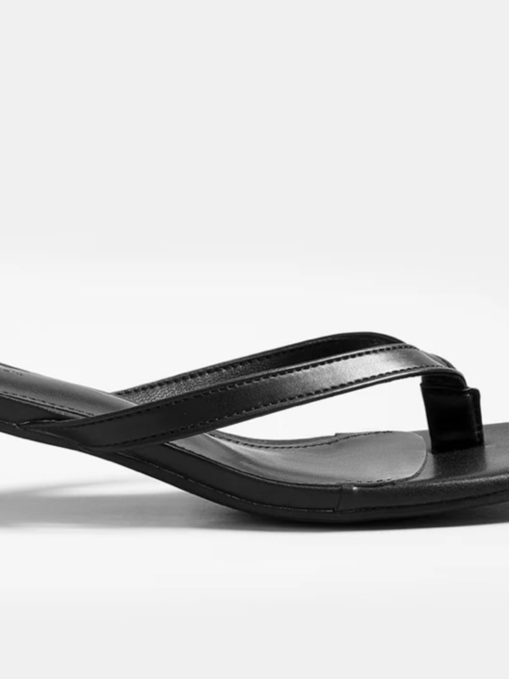 Commense Black Thong Kitten Heel Sandals - Picture 3 of 4